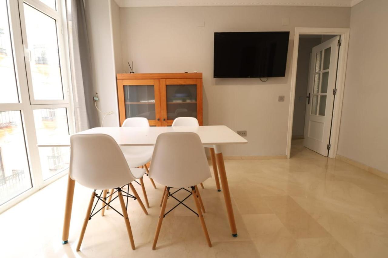Piso En Pleno Centro De Huelva. Apartamento Exterior foto